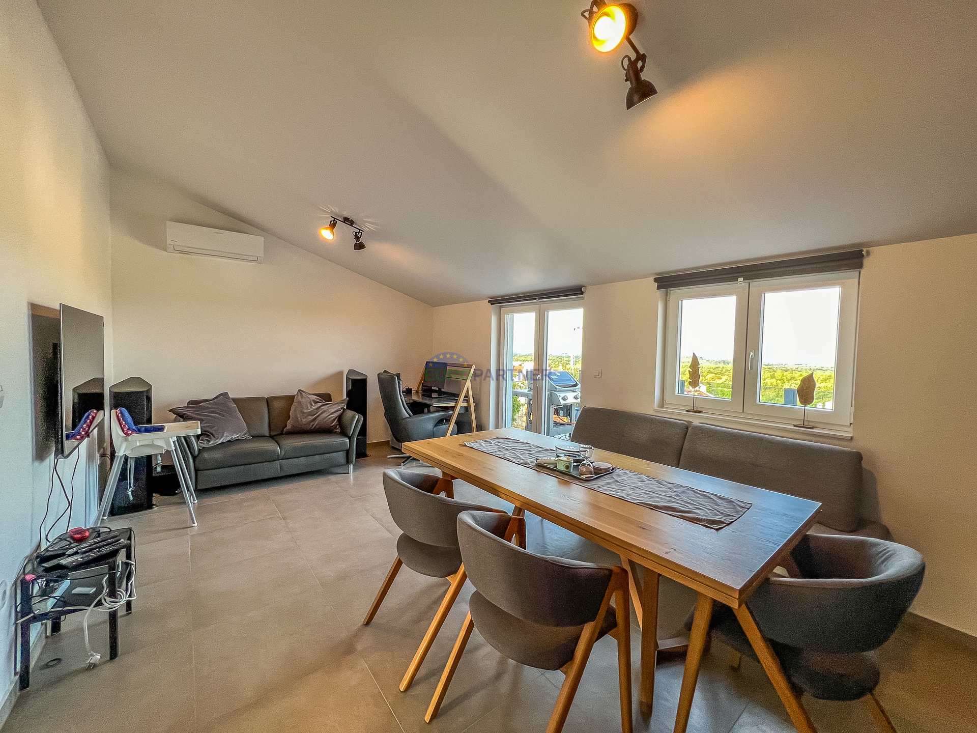 Stan s pogledom na more&comma; Pore&ccaron;&comma; Istra