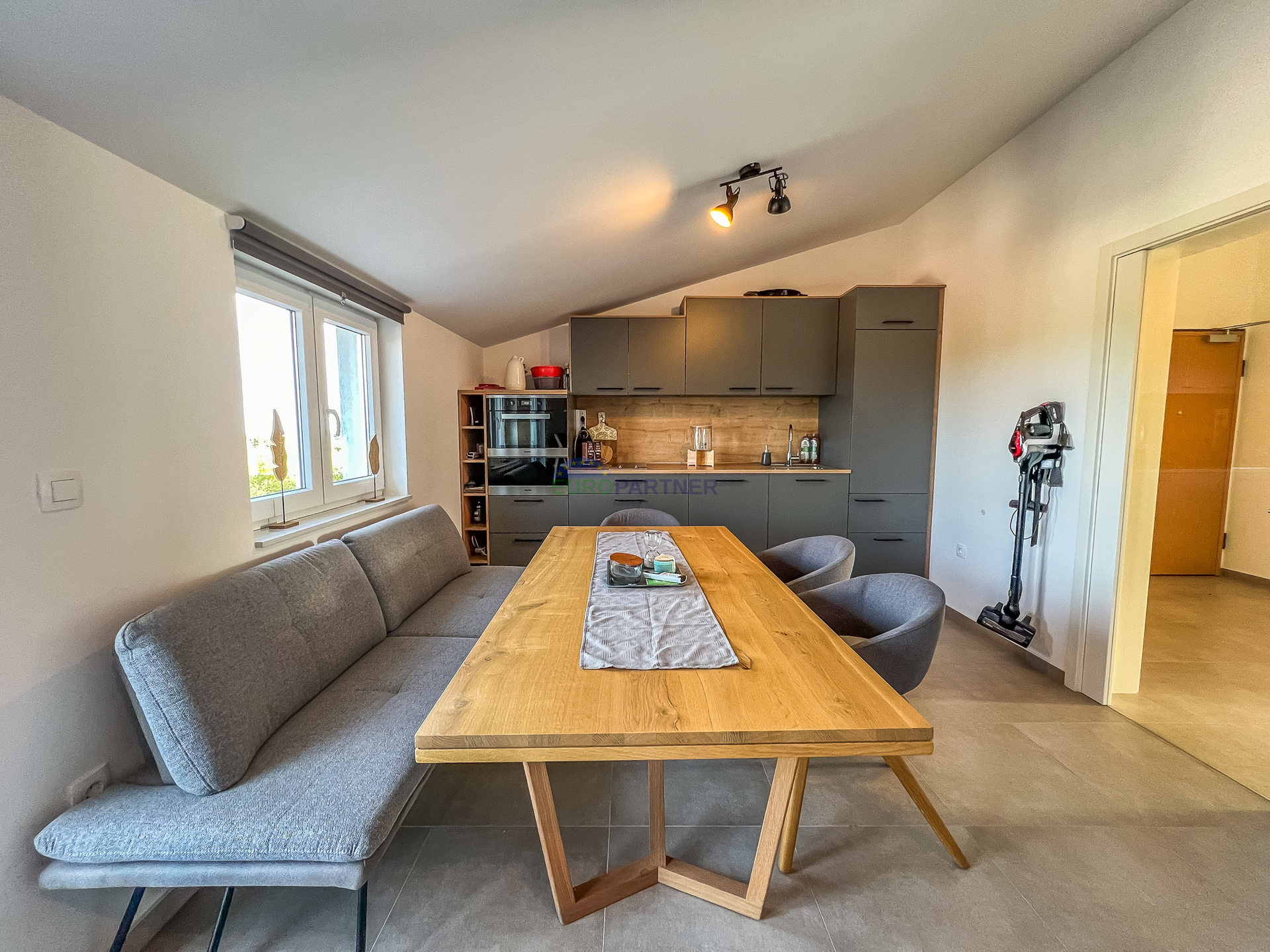 Stan s pogledom na more&comma; Pore&ccaron;&comma; Istra