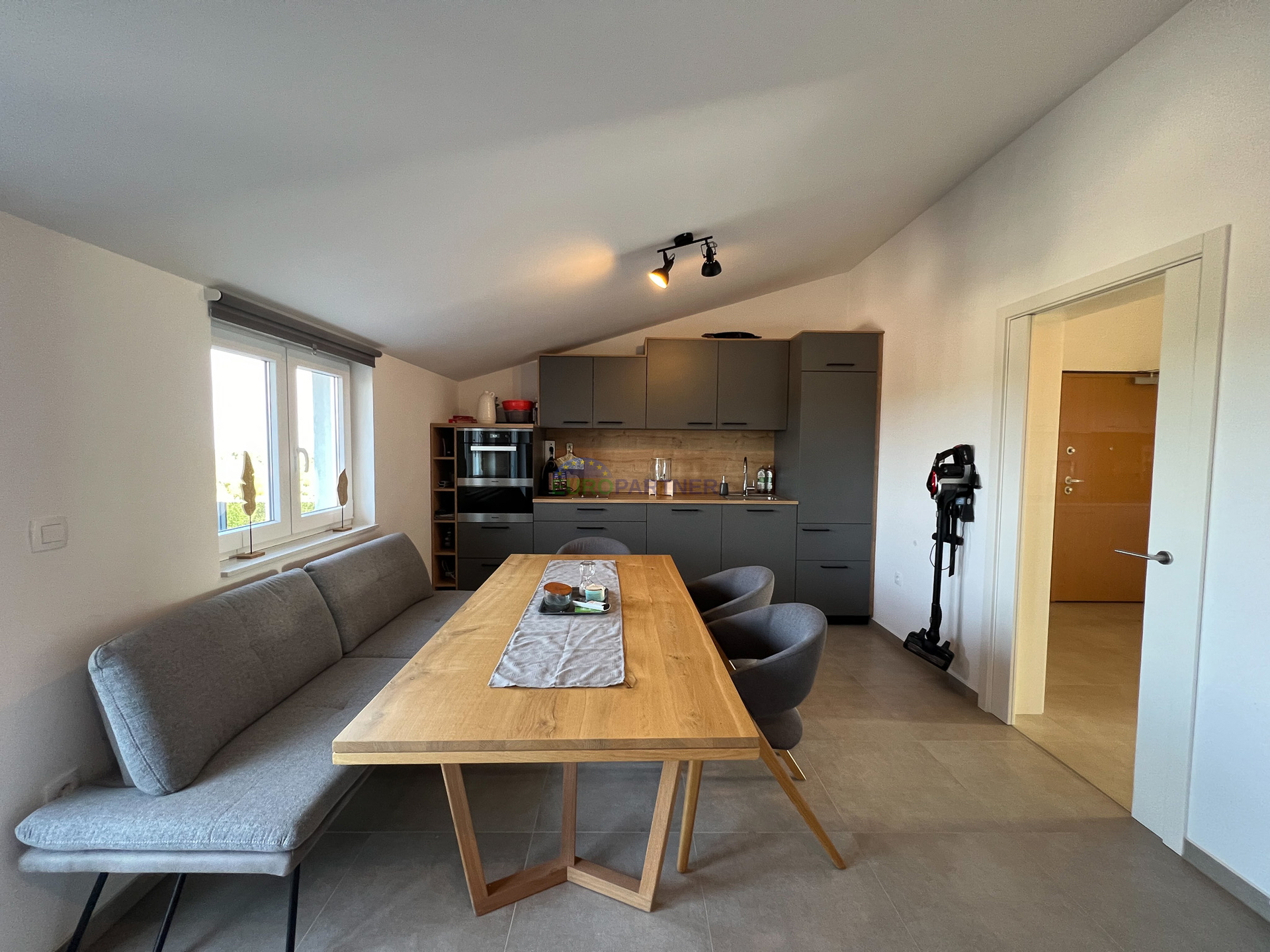 Stan s pogledom na more&comma; Pore&ccaron;&comma; Istra