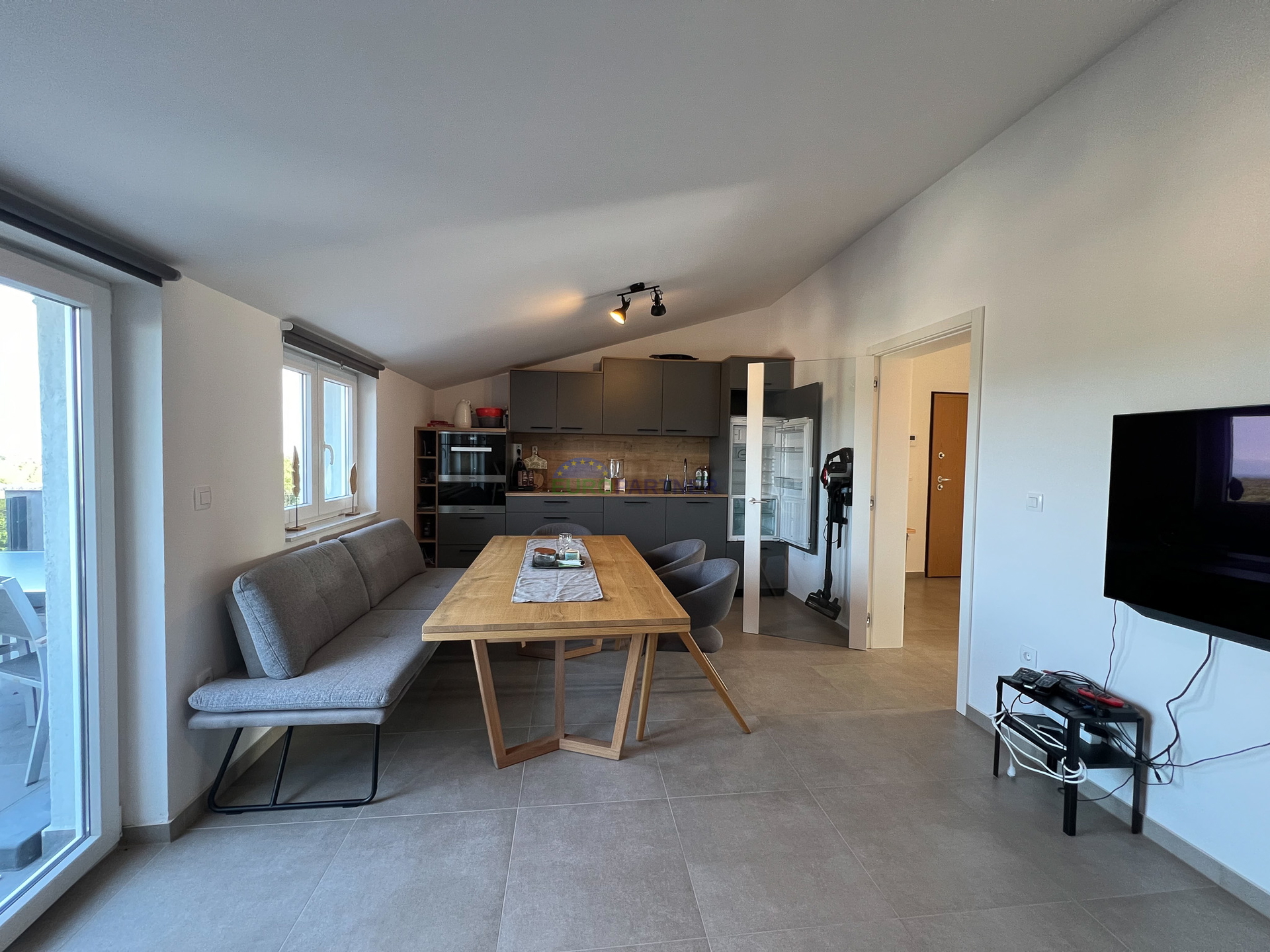 Stan s pogledom na more&comma; Pore&ccaron;&comma; Istra