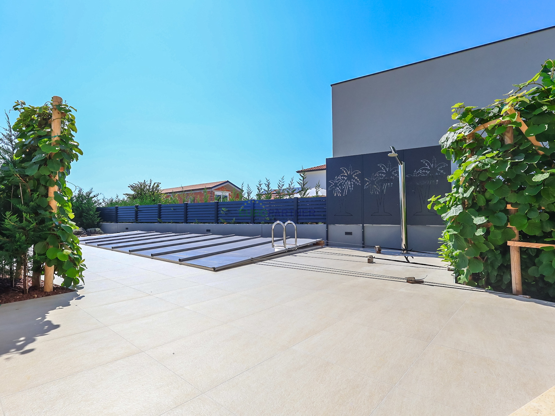 Elegantes modernes Doppelhaus mit Pool in Funtana
