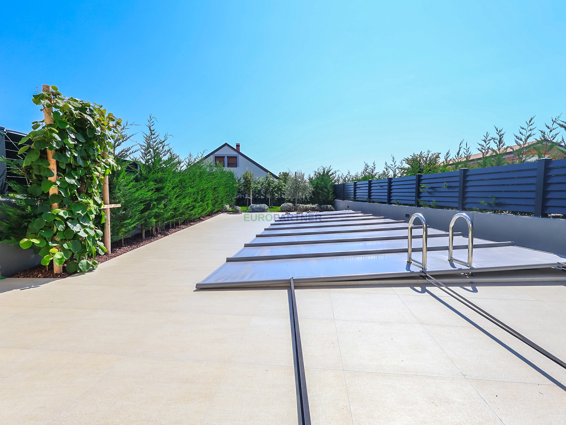 Elegantes modernes Doppelhaus mit Pool in Funtana