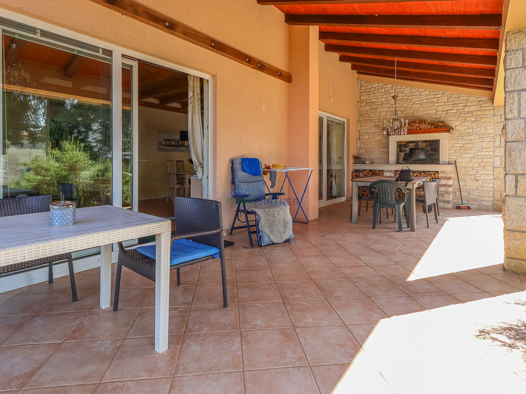 Single-story house with sea view, 10 km from Poreč