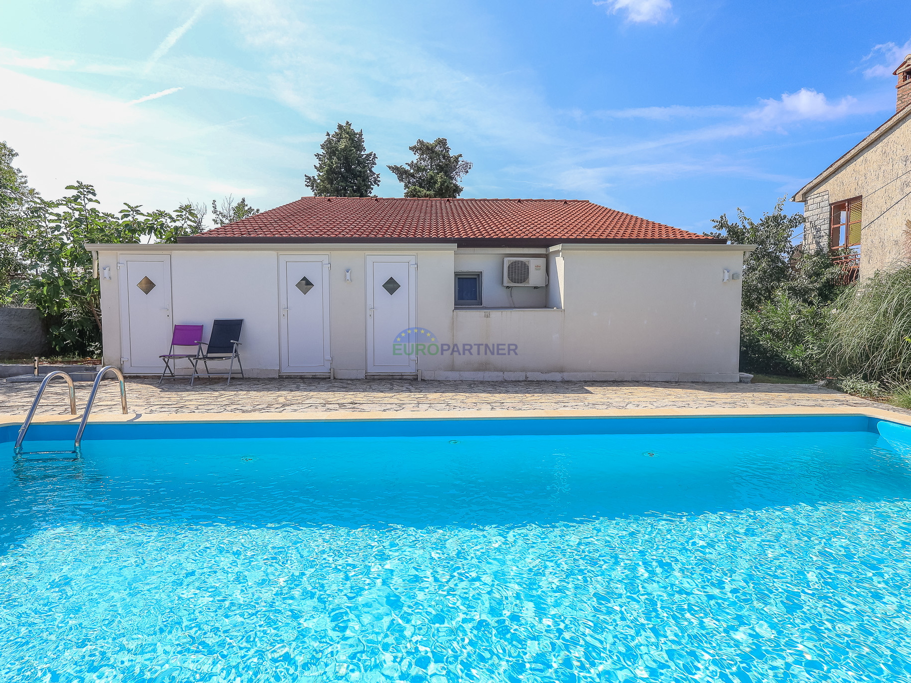 Single-story house with sea view, 10 km from Poreč