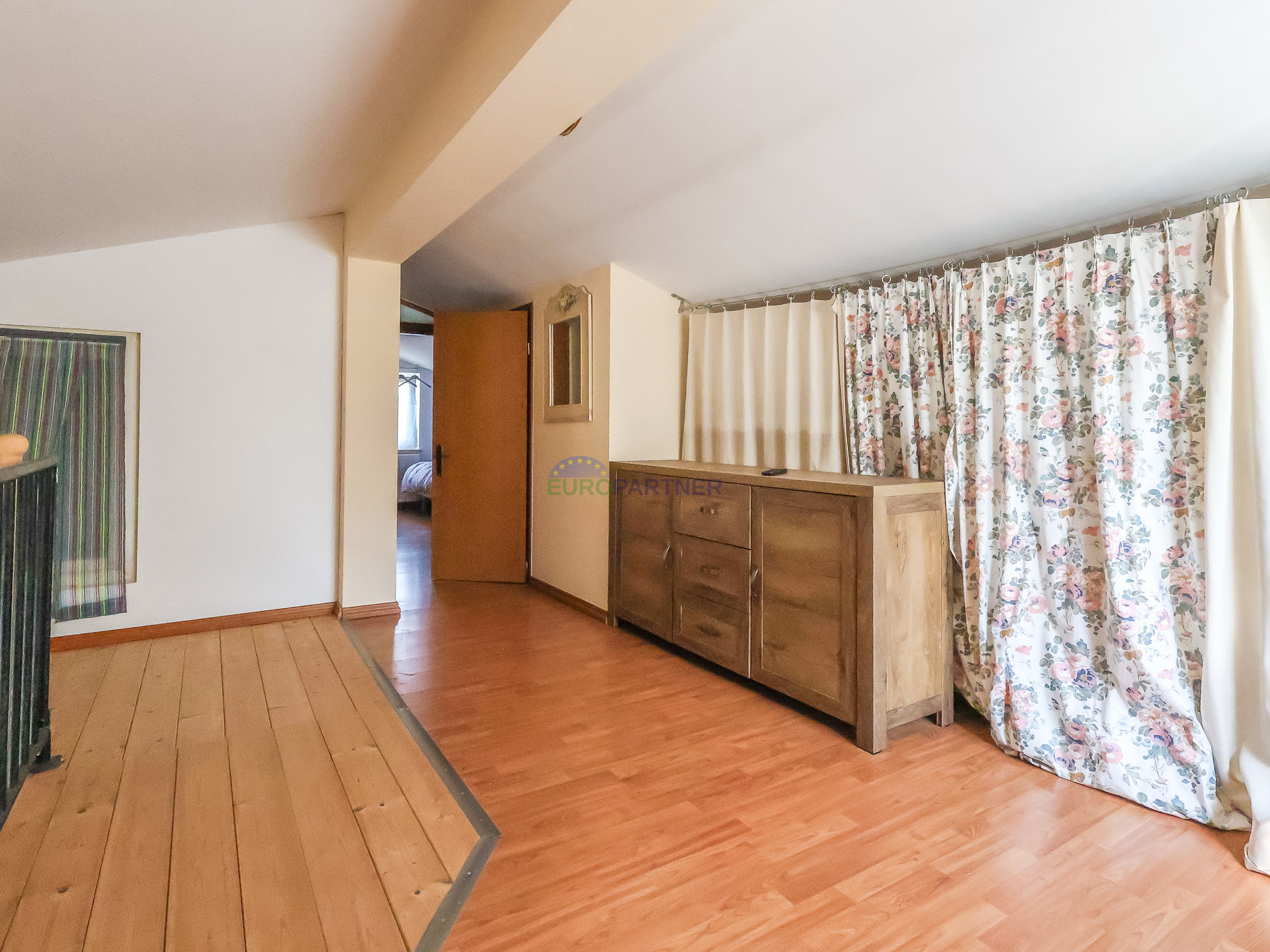 Single-story house with sea view, 10 km from Poreč