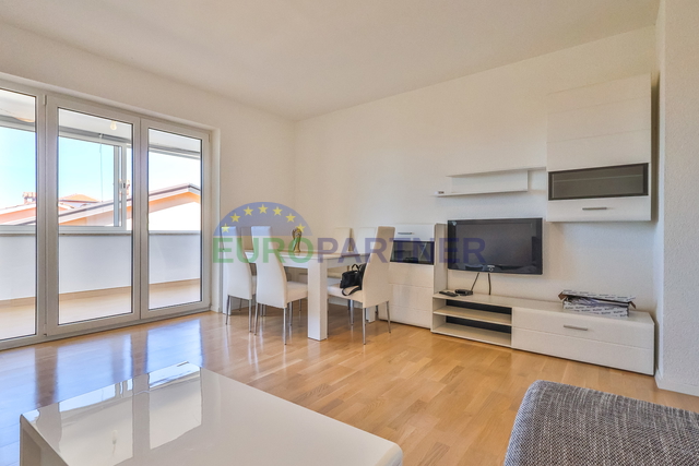 Istrien, Wohnung mit zwei Schlafzimmern in Poreč – ideal für ganzjähriges Wohnen oder Ferienimmobilie