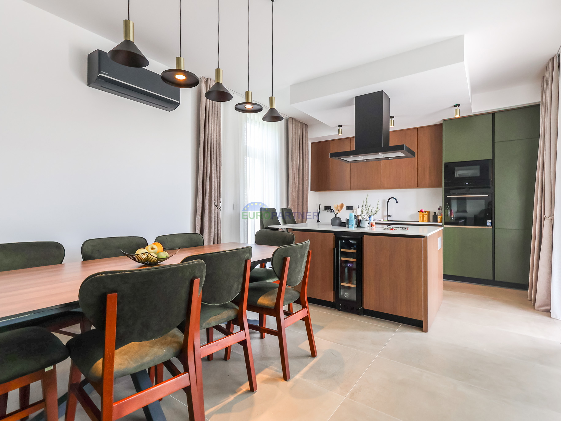 Moderna vila s bazenom, 7km od centra Poreča