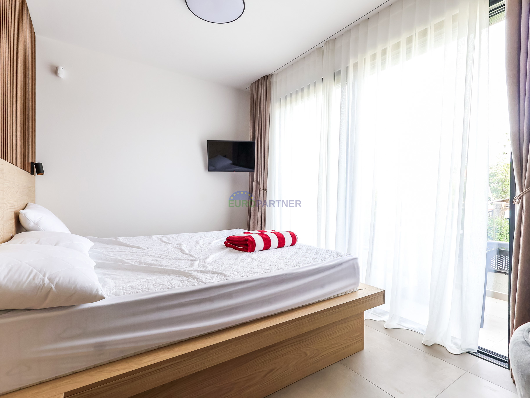 Moderna vila s bazenom, 7km od centra Poreča