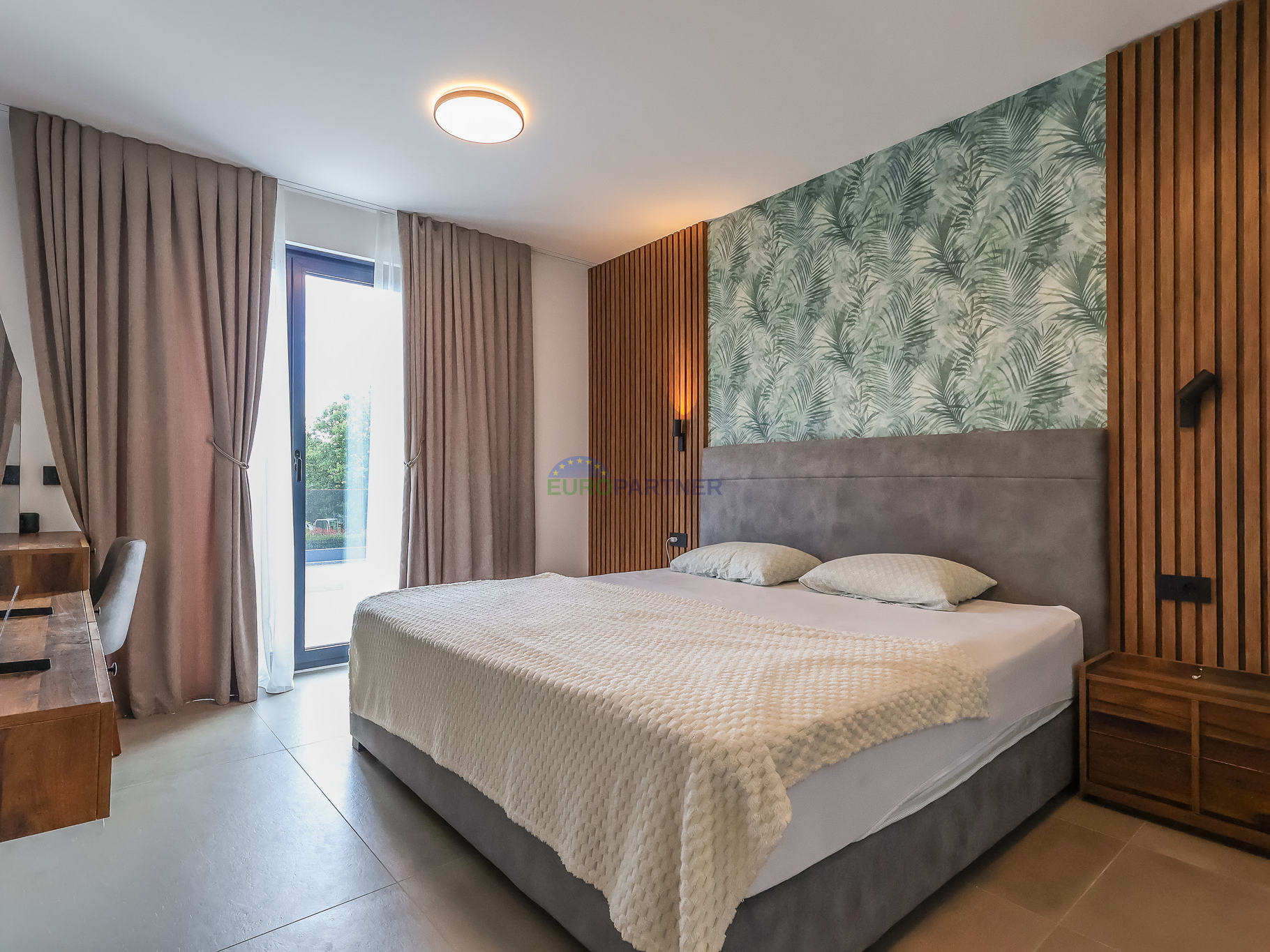 Moderna vila s bazenom, 7km od centra Poreča
