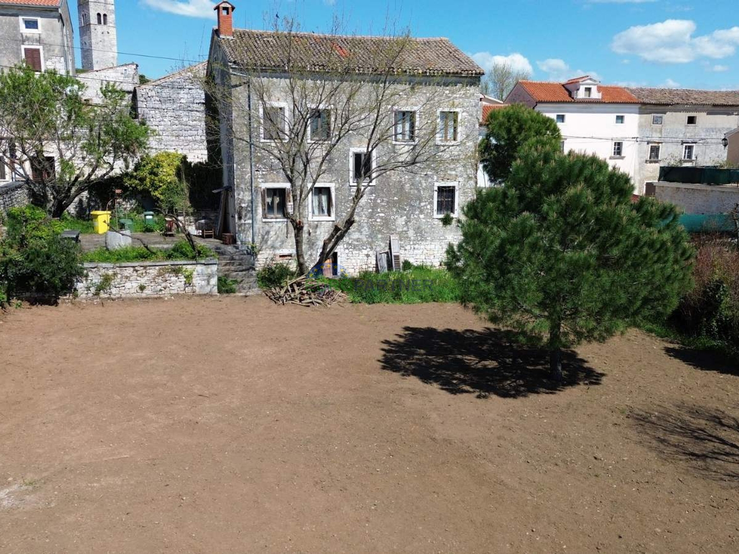Samostojeća kuća za renovaciju, Sveti Lovreč