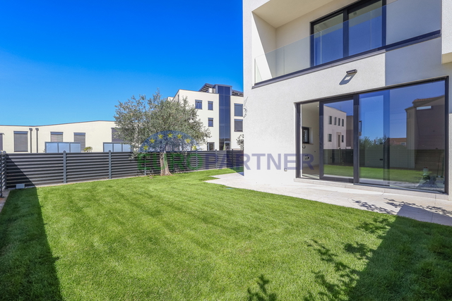 Modern townhouse near the sea and the city of Poreč.