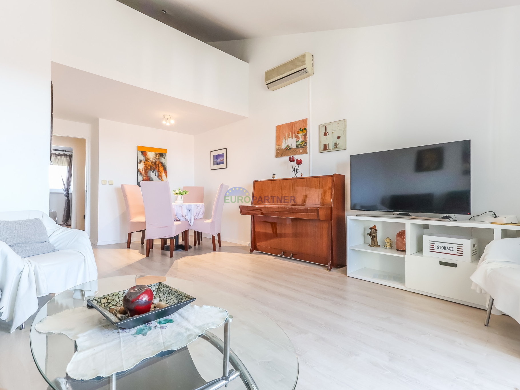 Appartamento con vista mare, 300 metri dal mare, Parenzo, Istria