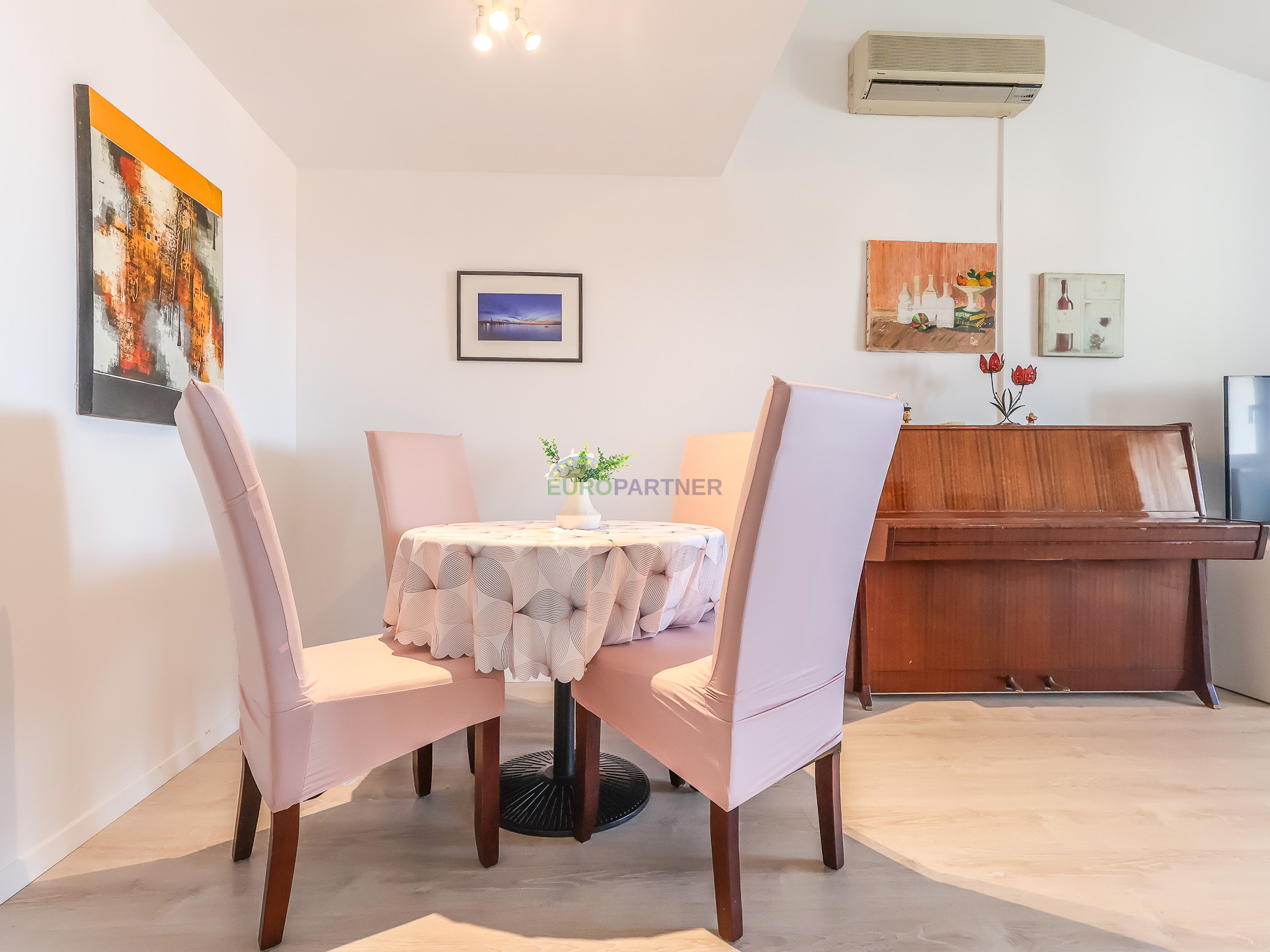 Appartamento con vista mare, 300 metri dal mare, Parenzo, Istria