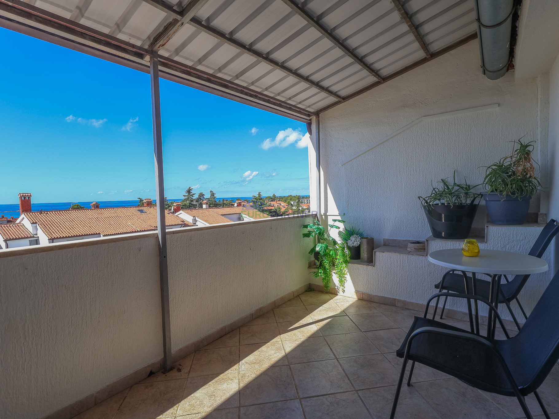 Appartamento con vista mare, 300 metri dal mare, Parenzo, Istria