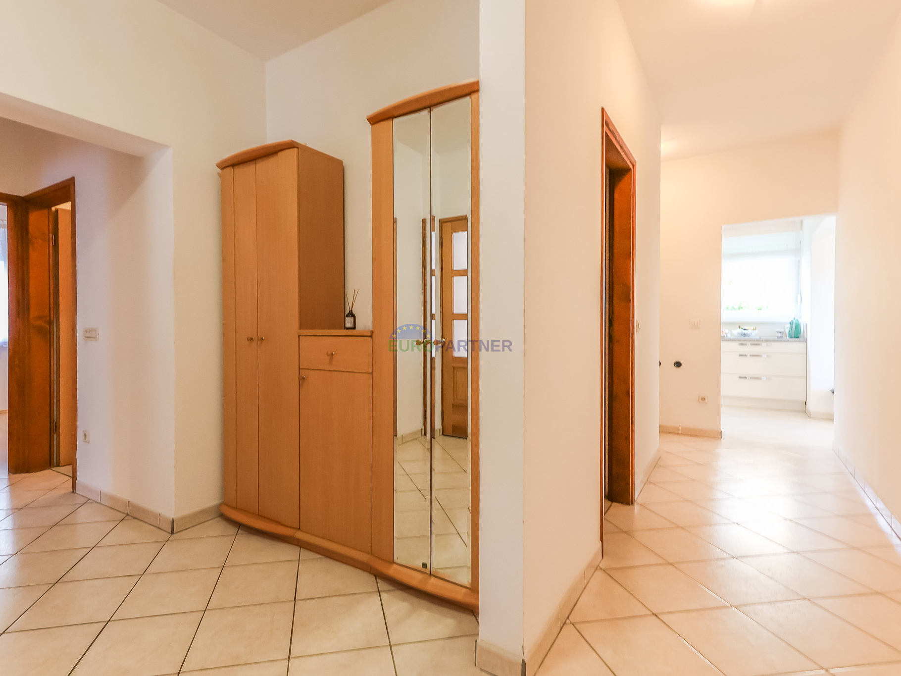 Casa indipendente con 4 appartamenti, Funtana