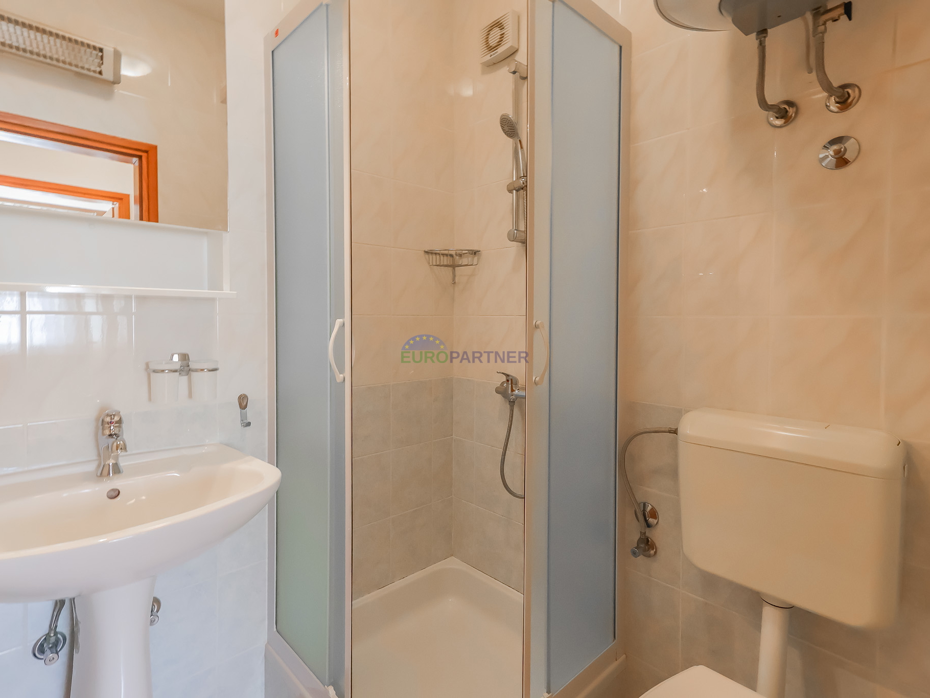 Casa indipendente con 4 appartamenti, Funtana