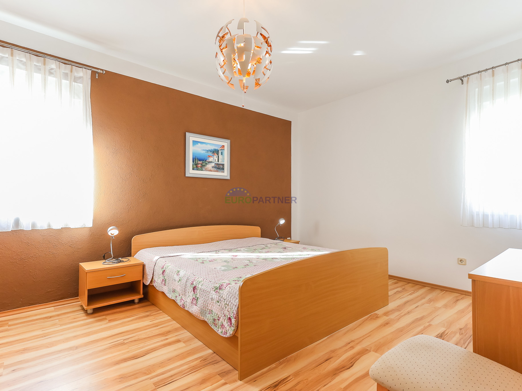 Casa indipendente con 4 appartamenti, Funtana