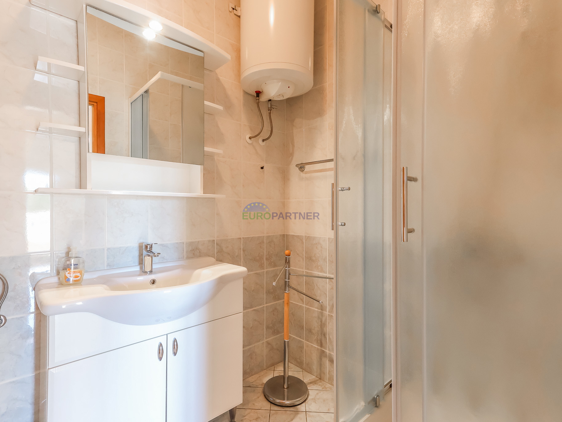 Casa indipendente con 4 appartamenti, Funtana