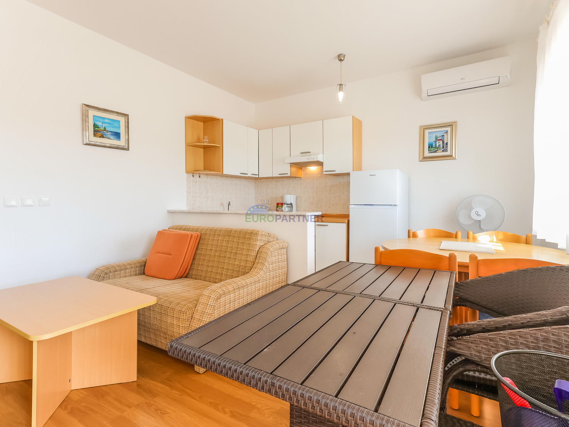 Casa indipendente con 4 appartamenti, Funtana