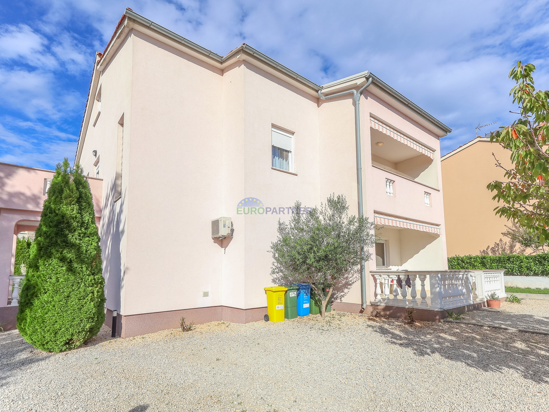 Casa indipendente con 4 appartamenti, Funtana