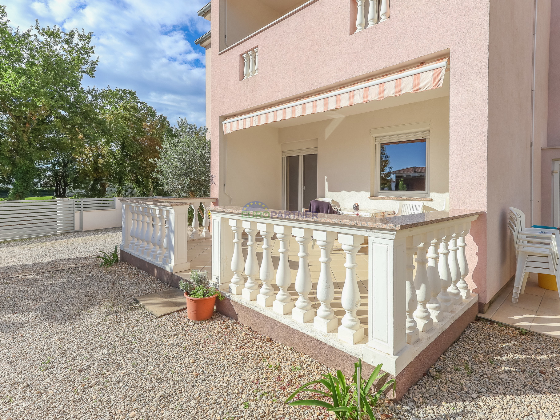 Casa indipendente con 4 appartamenti, Funtana