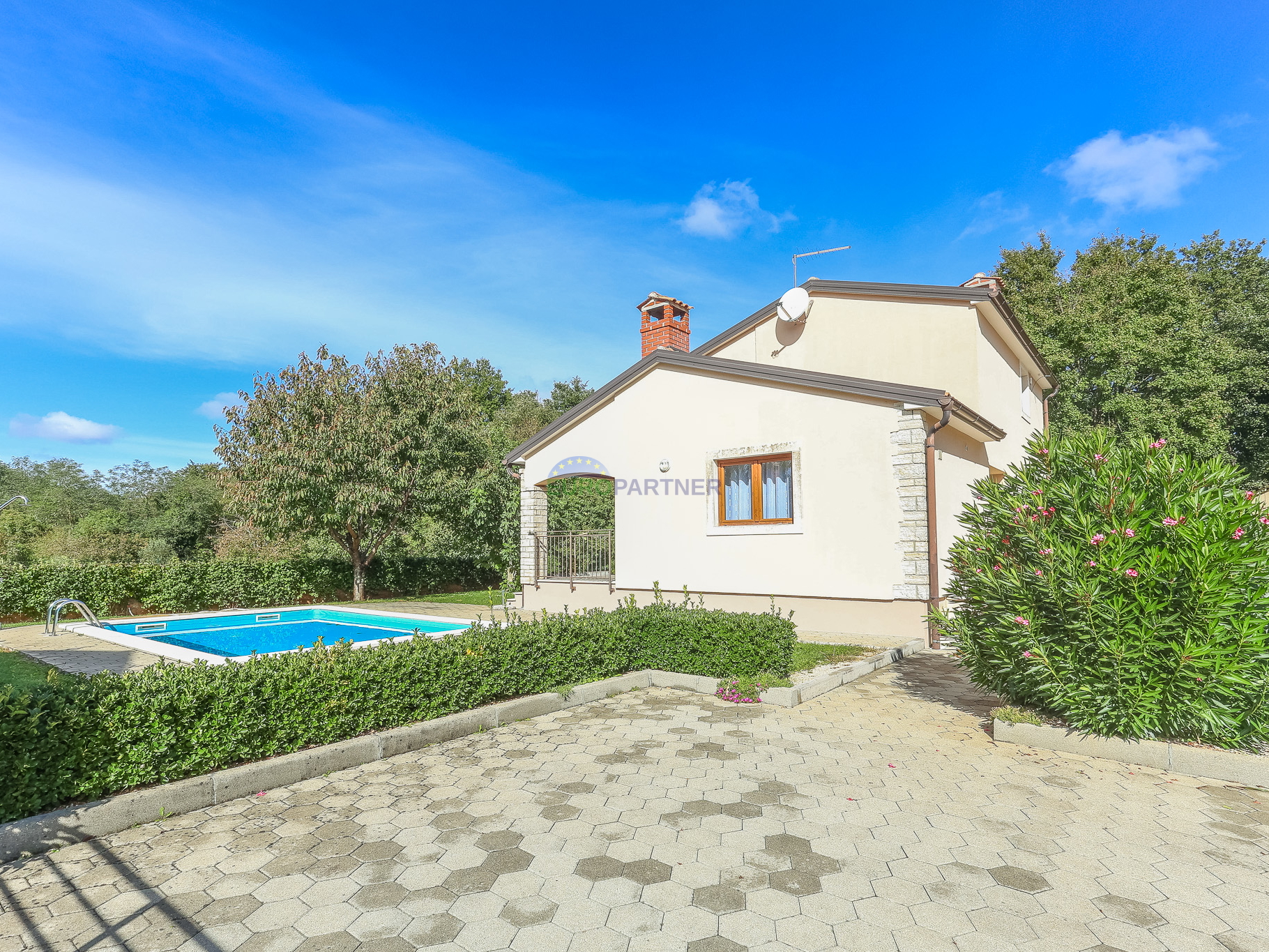 Casa mediterranea con piscina, a 12 km da Poreč