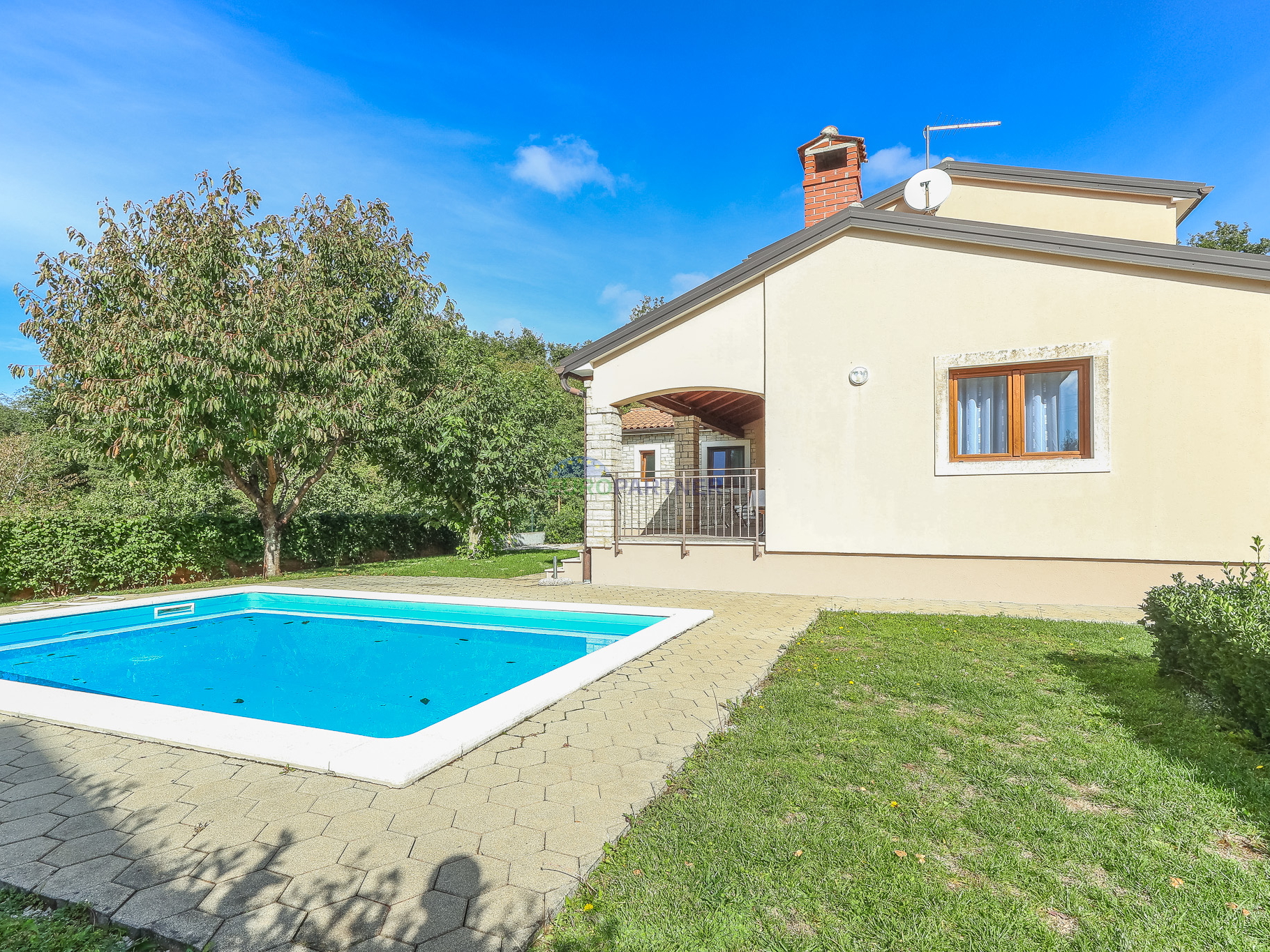 Casa mediterranea con piscina, a 12 km da Poreč
