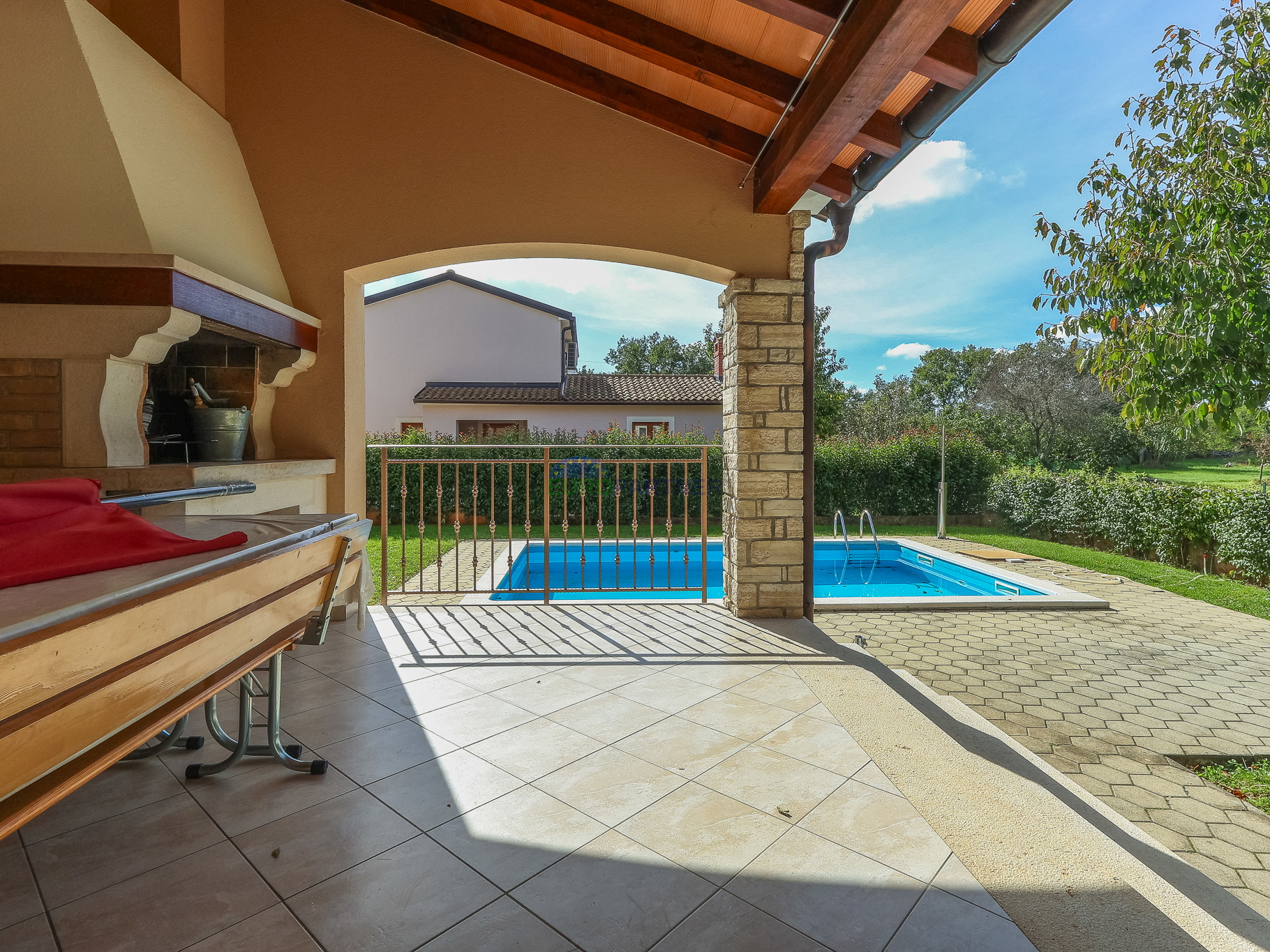 Casa mediterranea con piscina, a 12 km da Poreč