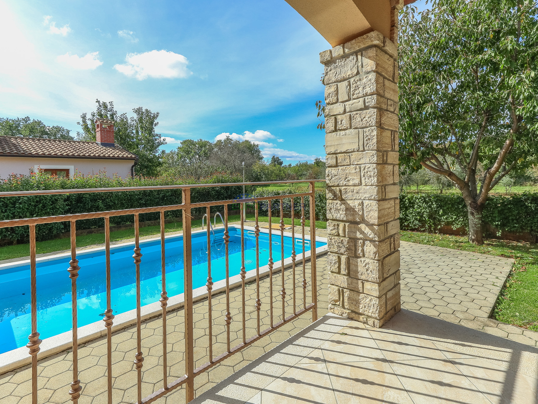 Casa mediterranea con piscina, a 12 km da Poreč