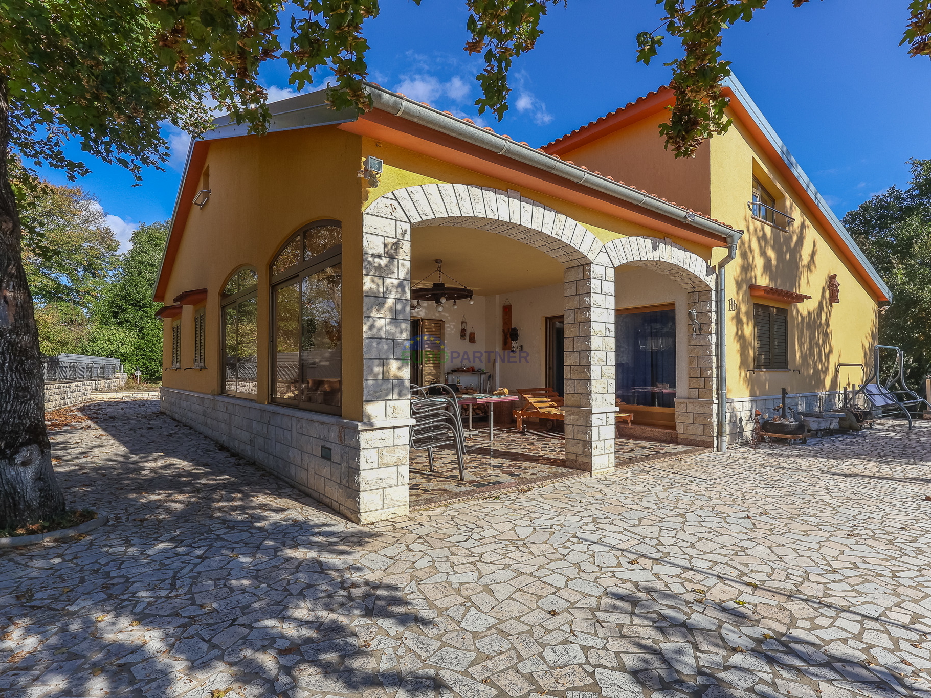 Samostojeća kuća sa 6600m2 vrta, Sveti Lovreč, Istra
