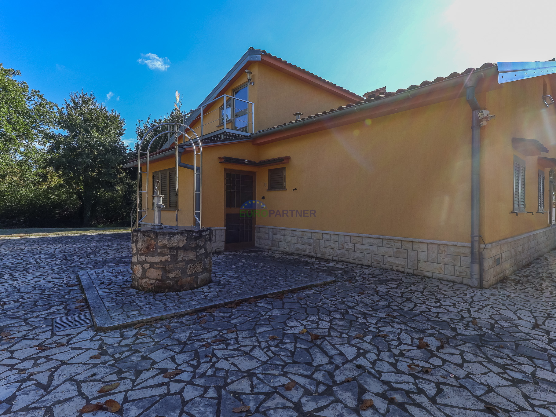 Samostojeća kuća sa 6600m2 vrta, Sveti Lovreč, Istra