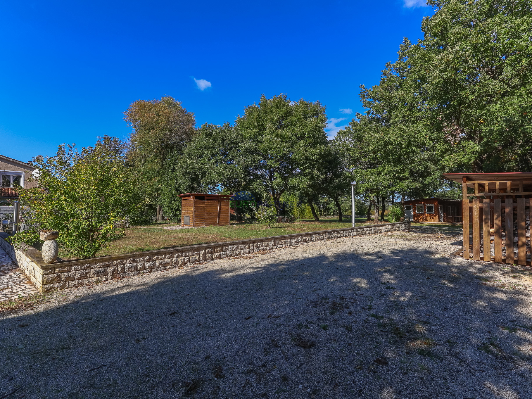 Samostojeća kuća sa 6600m2 vrta, Sveti Lovreč, Istra