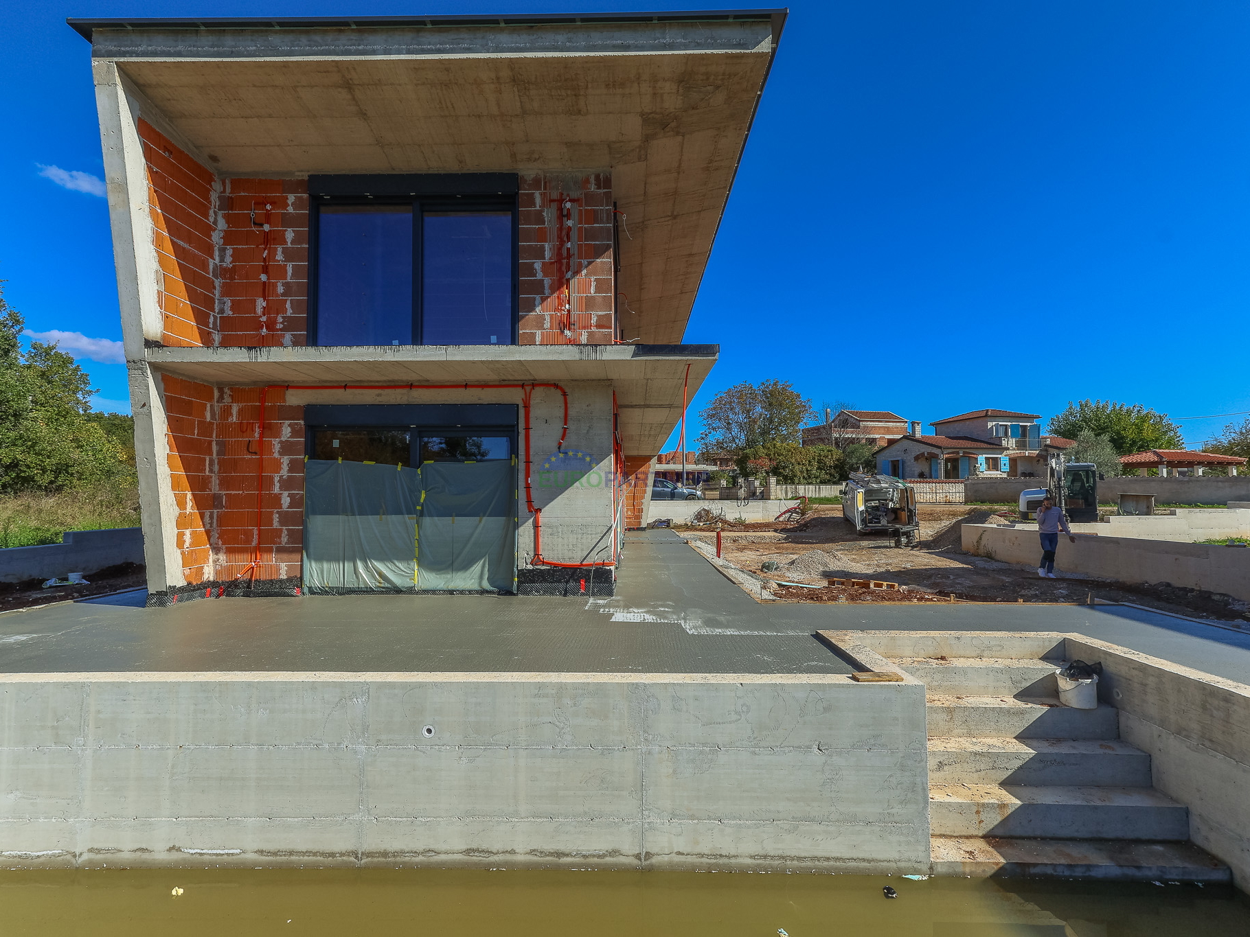 "Villa Black Beauty" attende il suo nuovo proprietario, realizzata con il metodo di costruzione "chiavi in ​​mano".