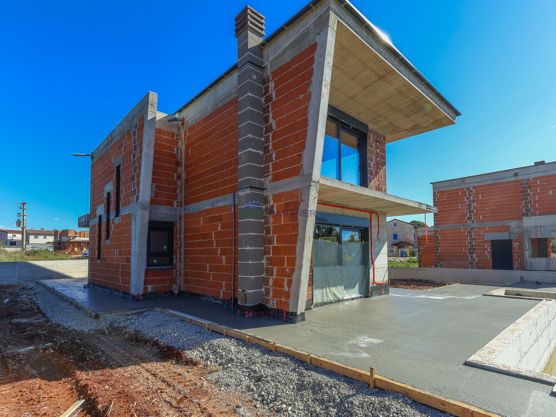 "Villa Black Beauty" attende il suo nuovo proprietario, realizzata con il metodo di costruzione "chiavi in ​​mano".