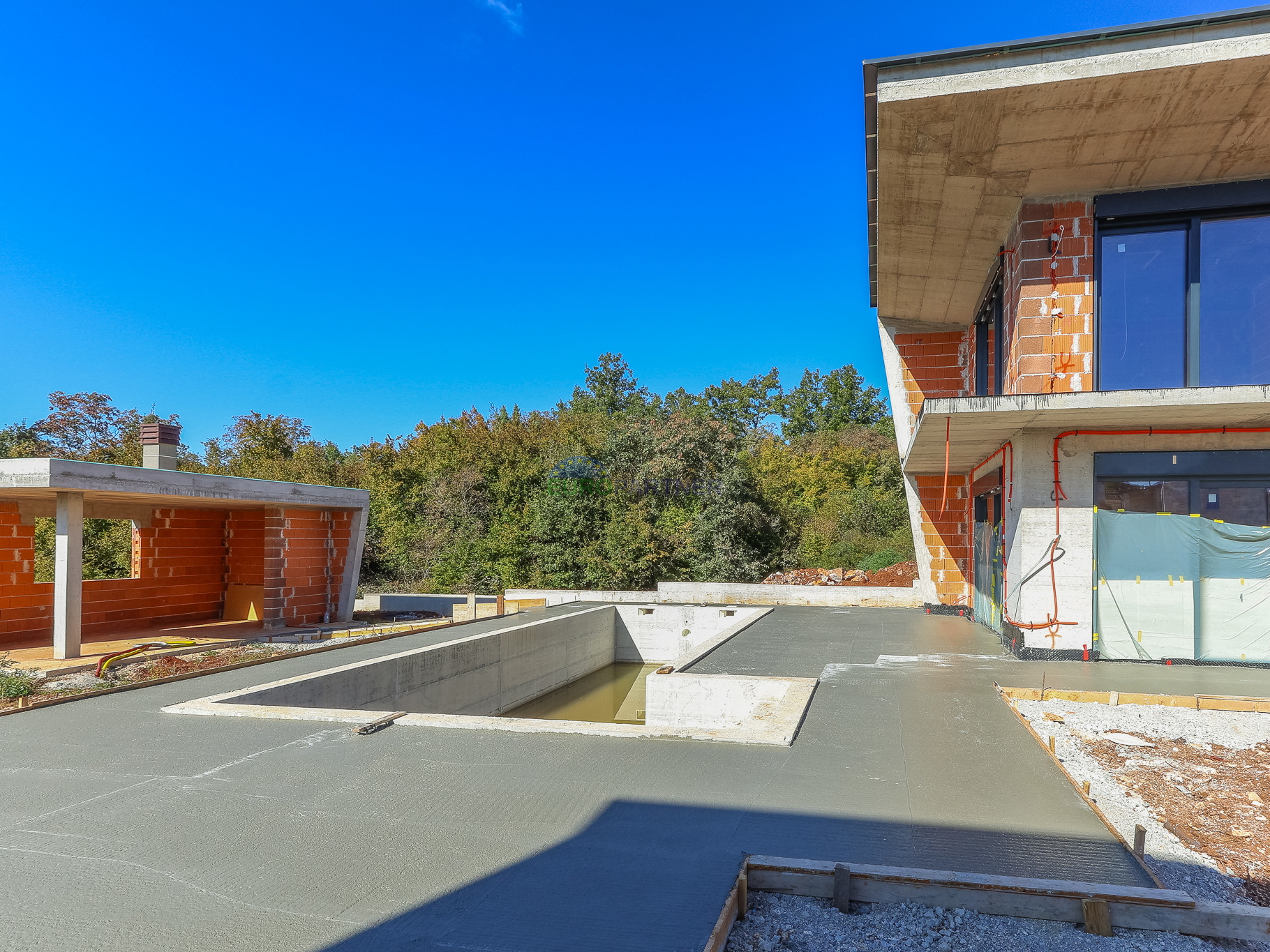 "Villa Black Beauty" attende il suo nuovo proprietario, realizzata con il metodo di costruzione "chiavi in ​​mano".