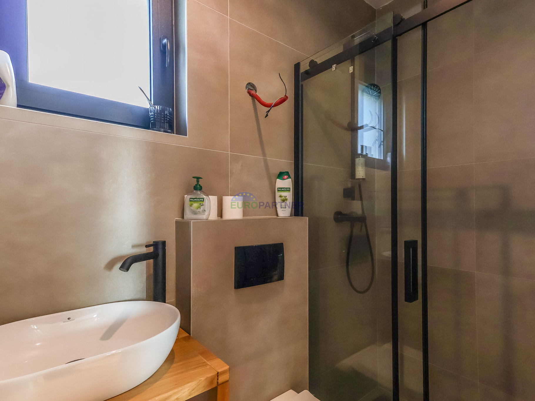 Novogradnja modernog dizajna 5km od Poreča, Istra