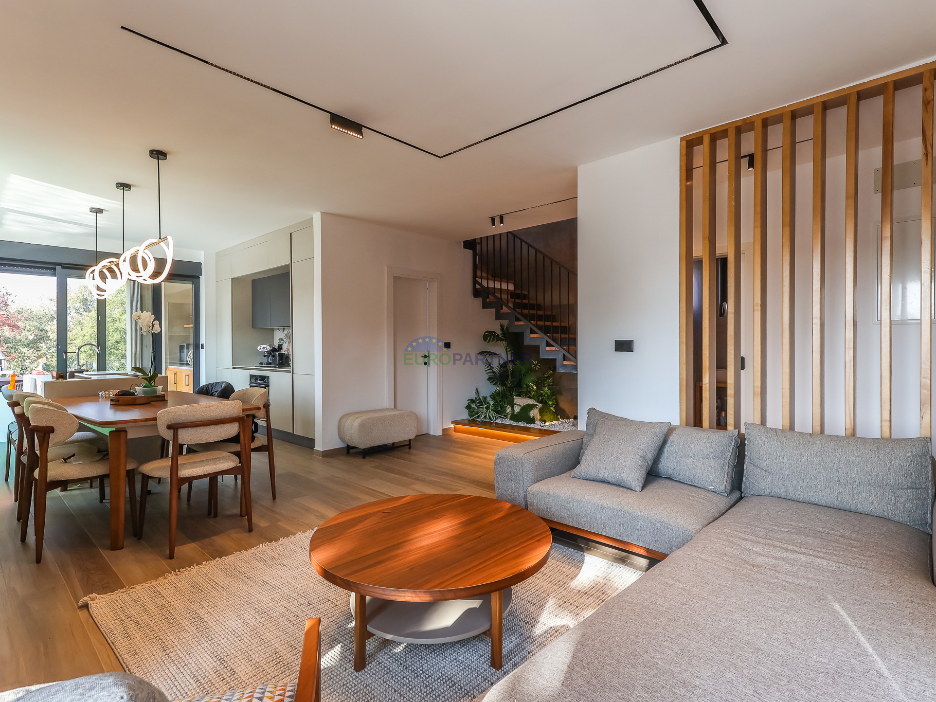 Novogradnja modernog dizajna 5km od Poreča, Istra