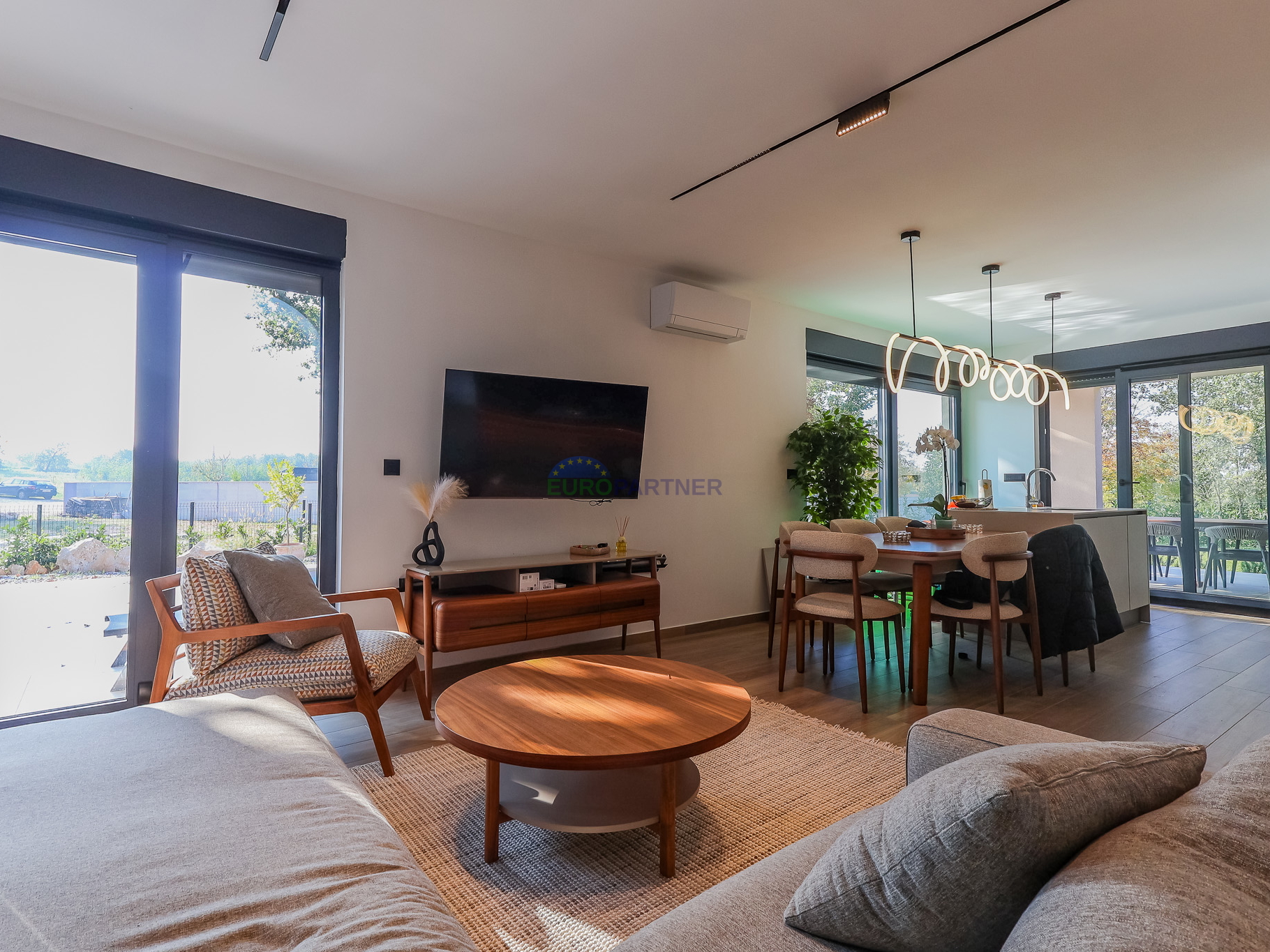 Novogradnja modernog dizajna 5km od Poreča, Istra