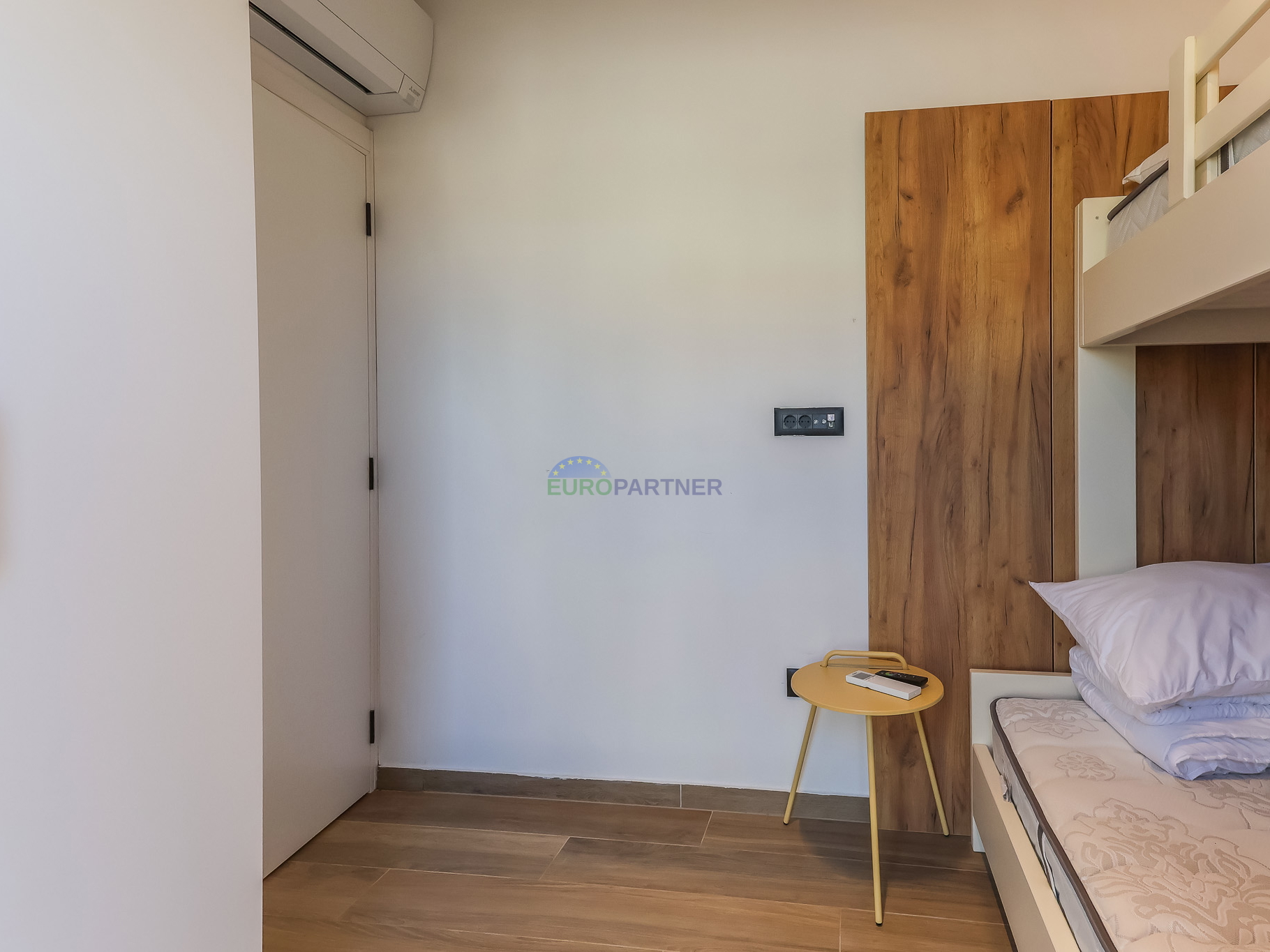 Novogradnja modernog dizajna 5km od Poreča, Istra