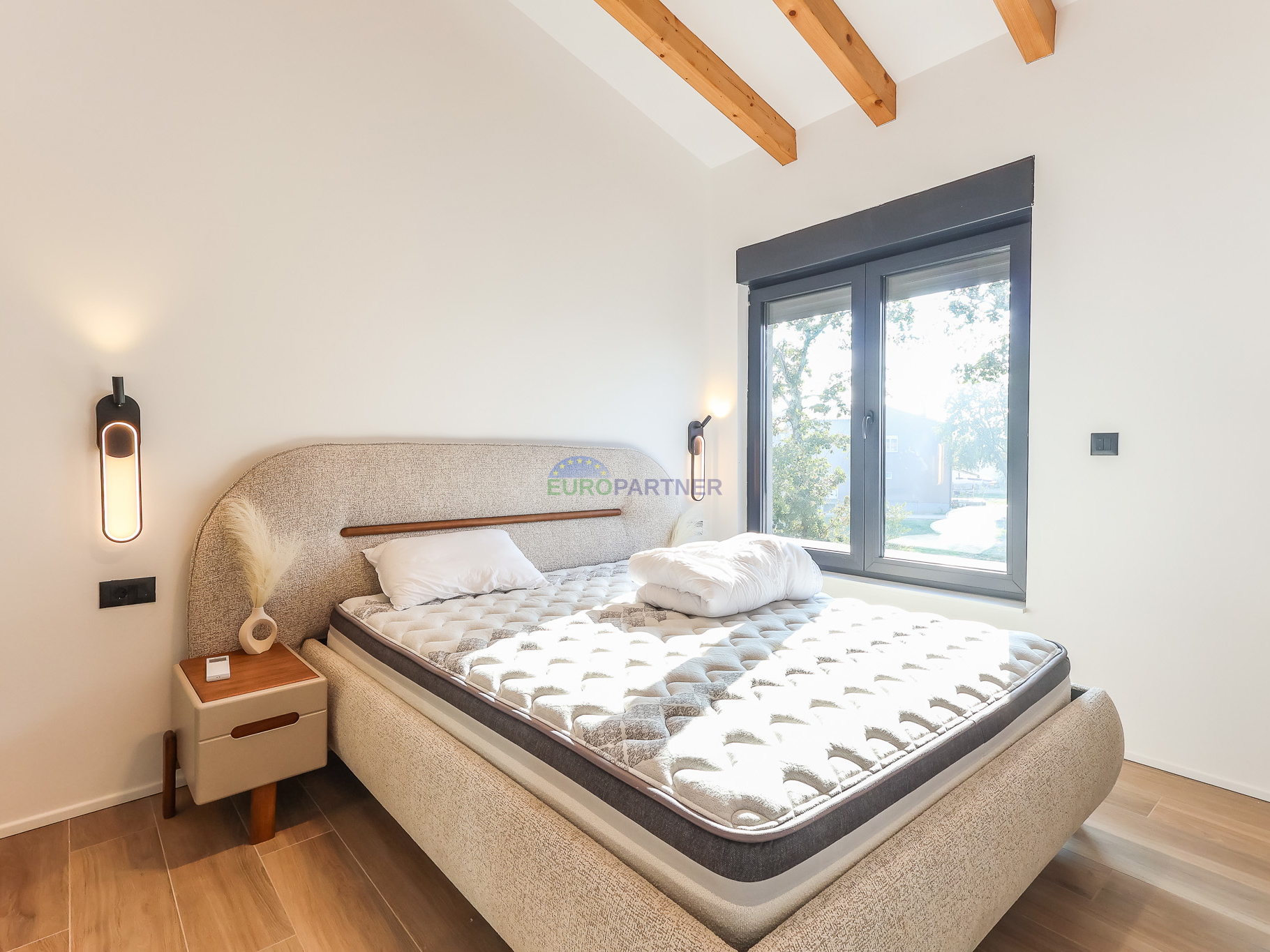 Novogradnja modernog dizajna 5km od Poreča, Istra