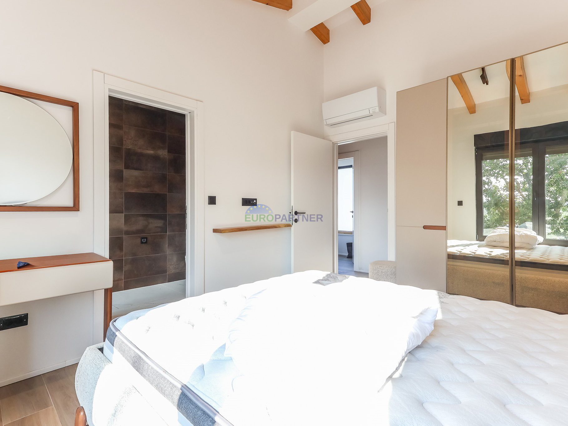 Novogradnja modernog dizajna 5km od Poreča, Istra