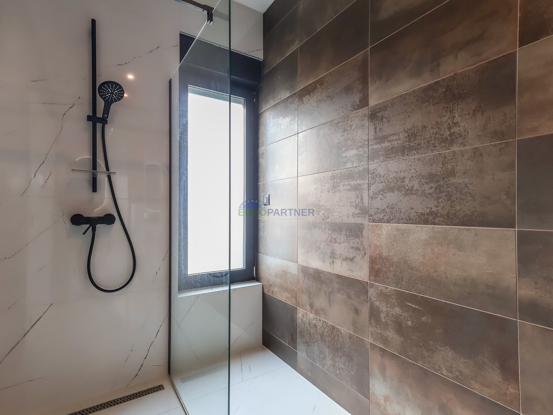 Novogradnja modernog dizajna 5km od Poreča, Istra