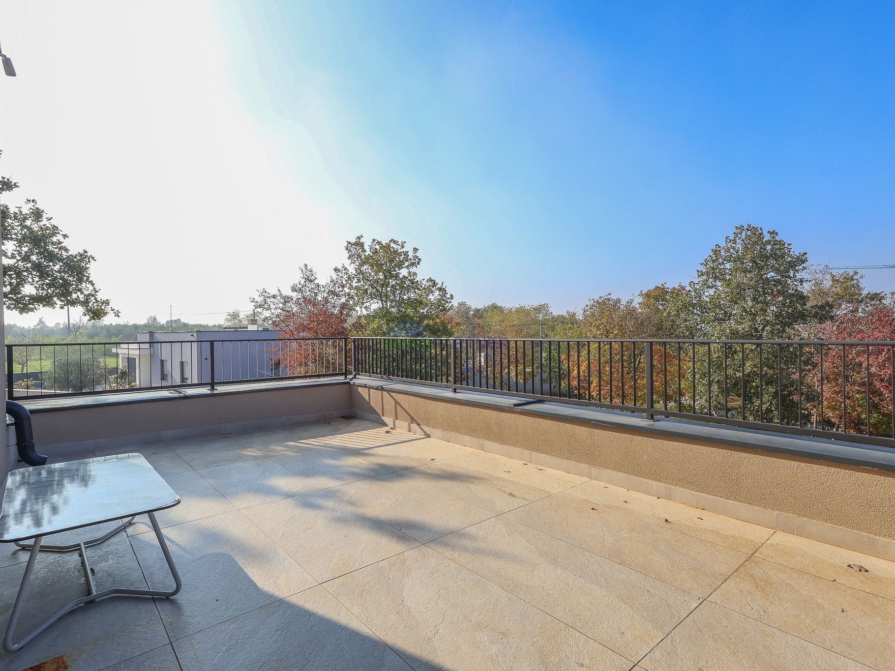 Novogradnja modernog dizajna 5km od Poreča, Istra