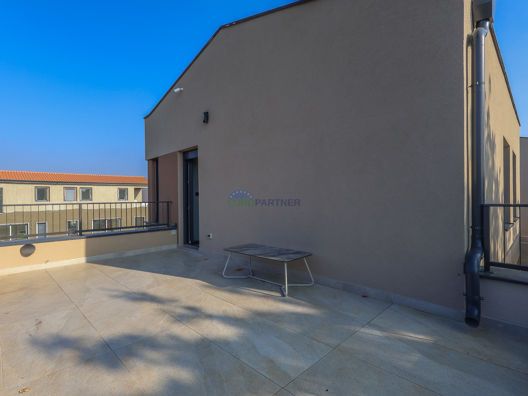 Novogradnja modernog dizajna 5km od Poreča, Istra