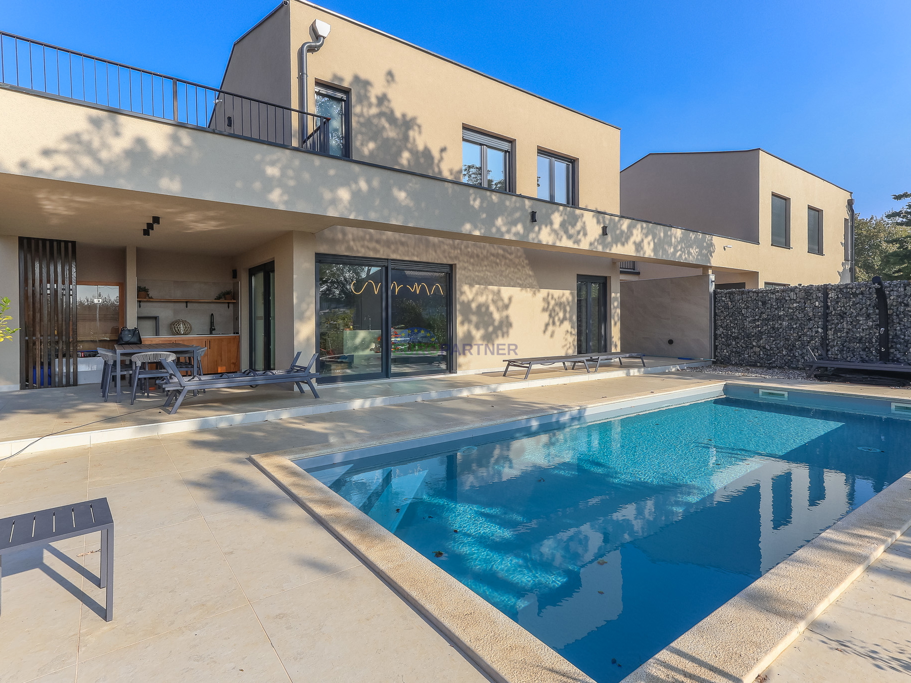 Novogradnja modernog dizajna 5km od Poreča, Istra