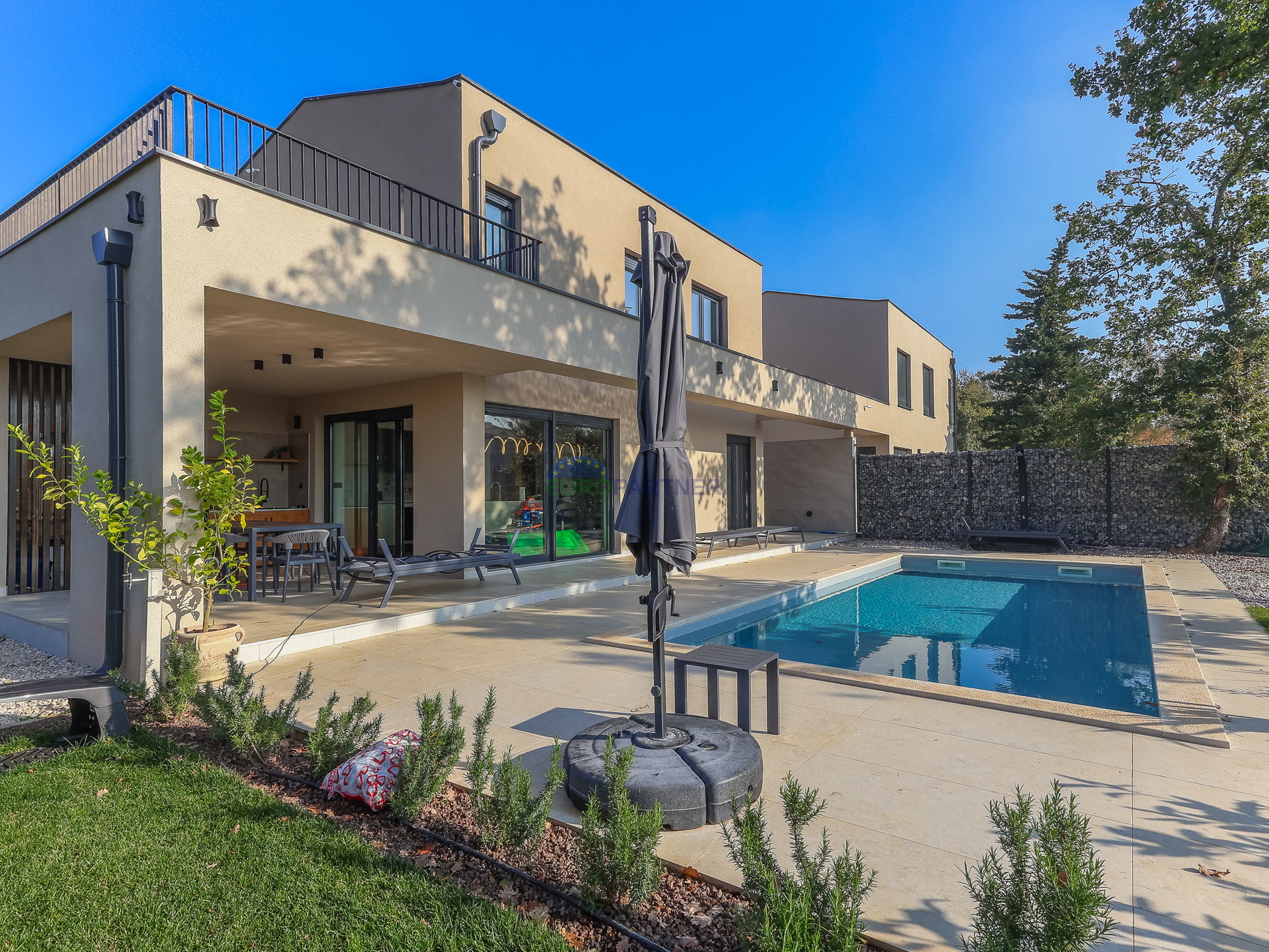 Novogradnja modernog dizajna 5km od Poreča, Istra