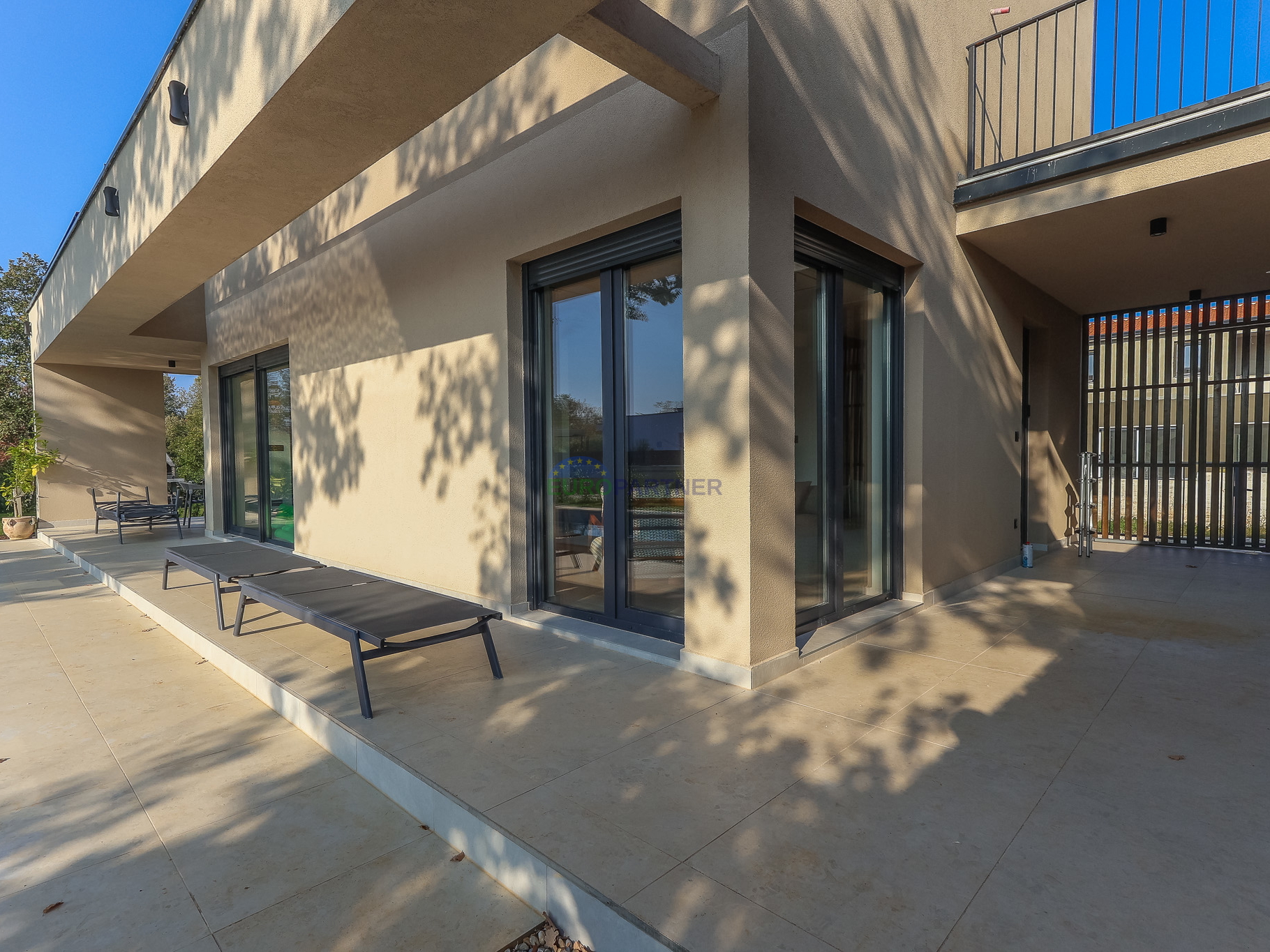 Novogradnja modernog dizajna 5km od Poreča, Istra