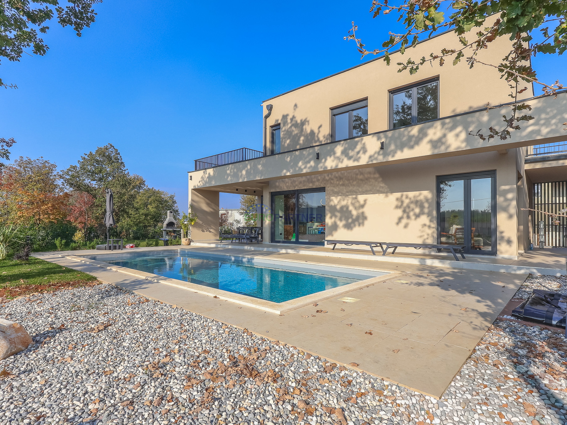 Novogradnja modernog dizajna 5km od Poreča, Istra