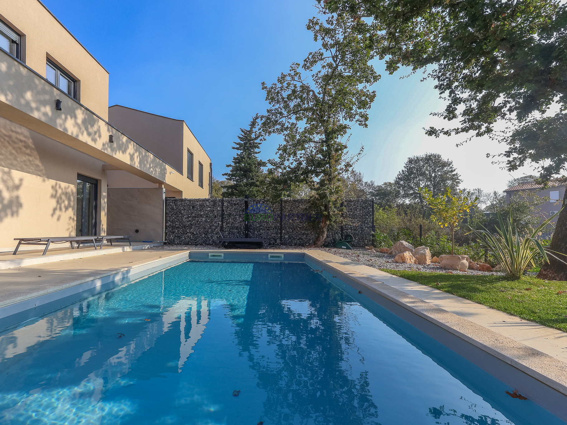 Novogradnja modernog dizajna 5km od Poreča, Istra