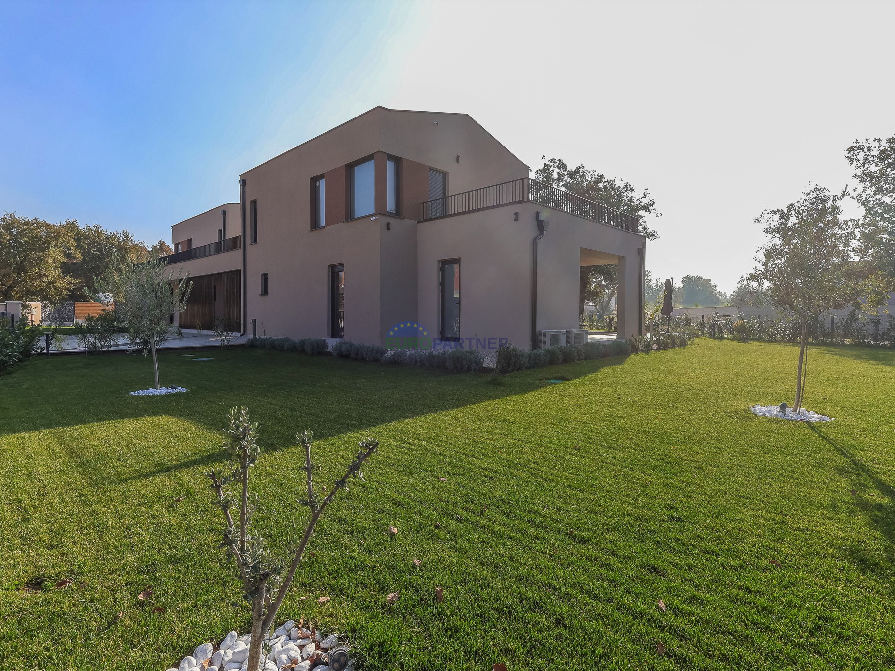 Novogradnja modernog dizajna 5km od Poreča, Istra